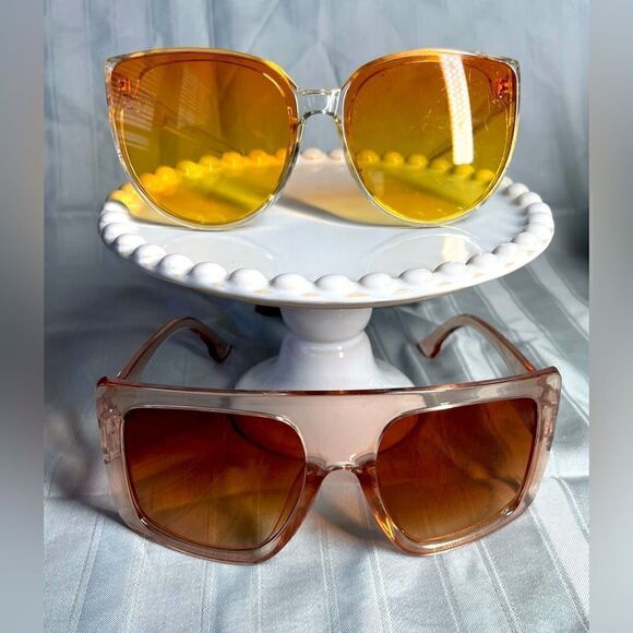 🔥❤️🔥 2 Oversized Retro Pairs of Sunglasses Tinted Lenses Photos Included… - Picture 1 of 12
